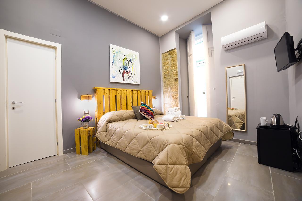 Le 4 Stagioni Dante'S Suites H Napoli Centro, By Clapa Group Exterior photo