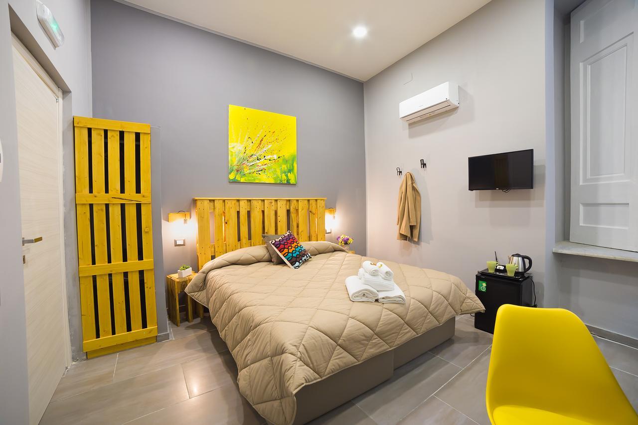 Le 4 Stagioni Dante'S Suites H Napoli Centro, By Clapa Group Exterior photo