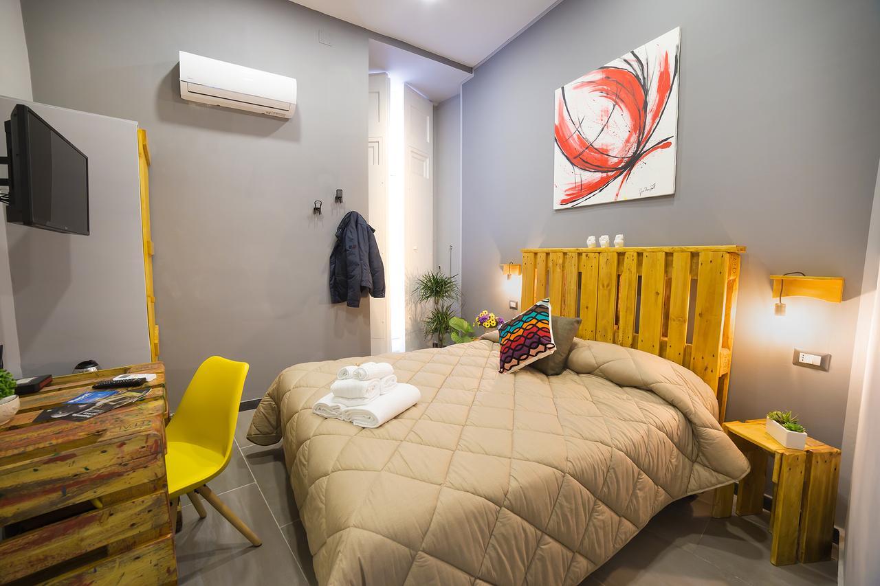 Le 4 Stagioni Dante'S Suites H Napoli Centro, By Clapa Group Exterior photo