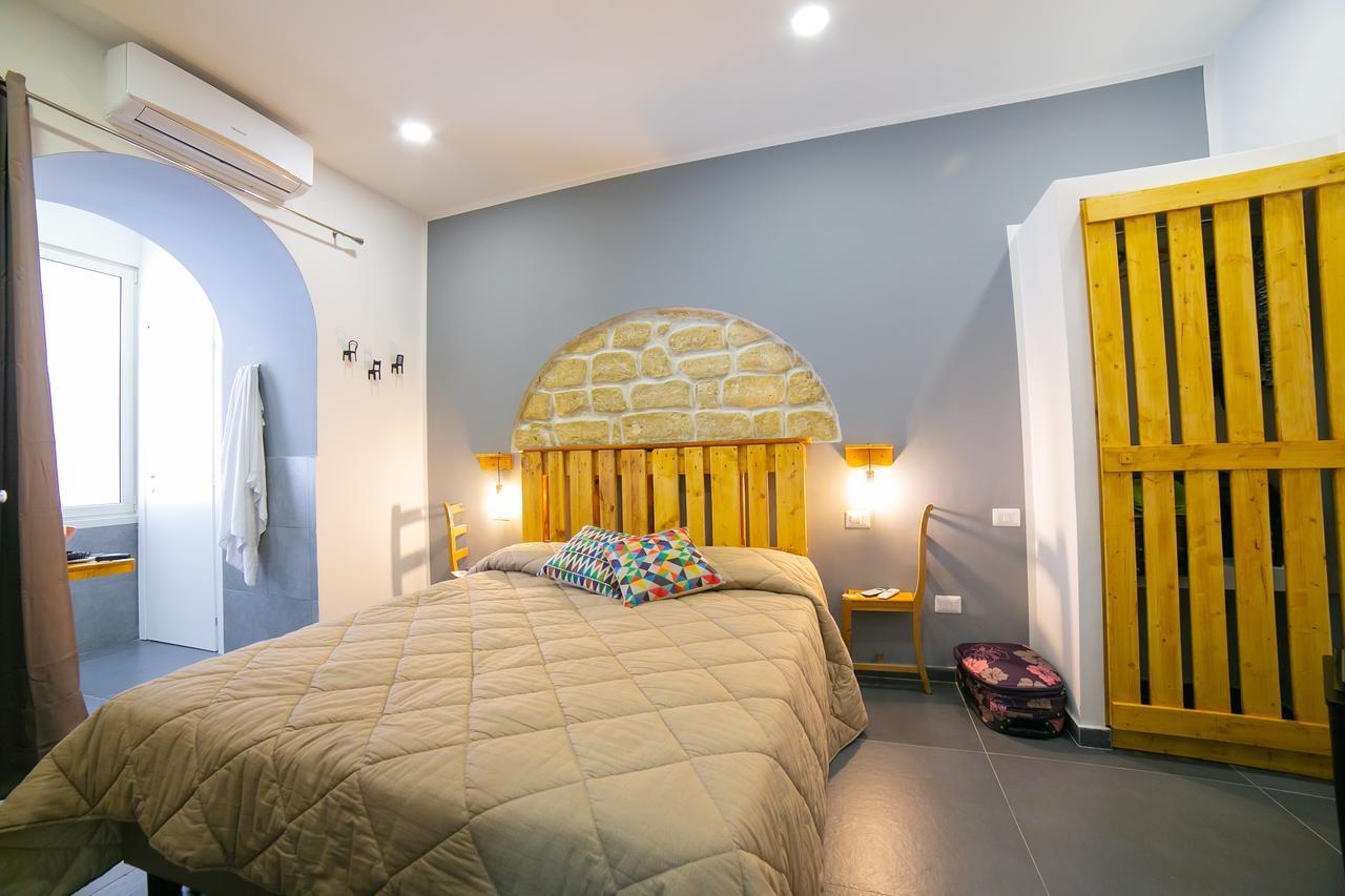 Le 4 Stagioni Dante'S Suites H Napoli Centro, By Clapa Group Exterior photo