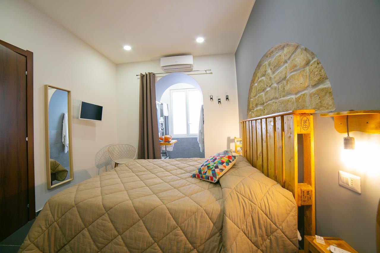 Le 4 Stagioni Dante'S Suites H Napoli Centro, By Clapa Group Exterior photo